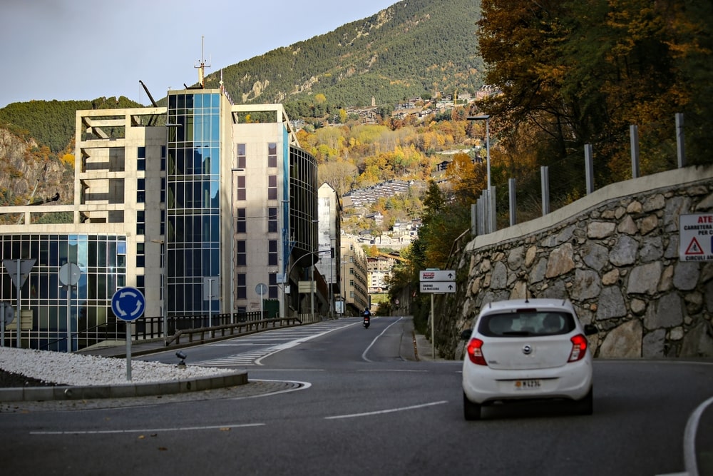 Un pays pacifiste protégé au cœur des Pyrénées